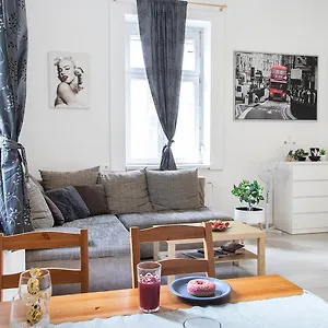 Dora Near Buda Castle With Parking! Apartment Budapest
